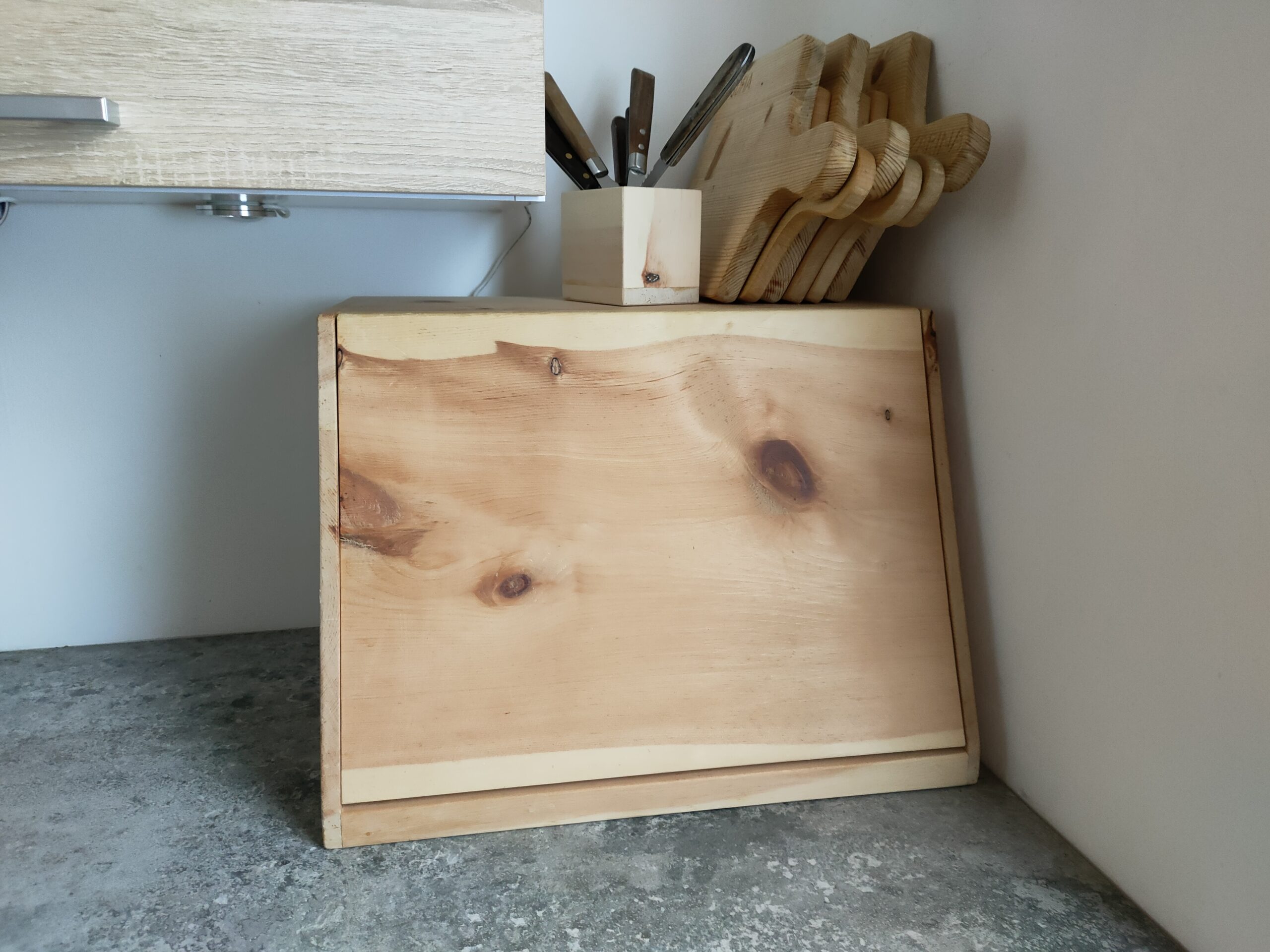 Brotbox aus Zirbe für 6 Personen