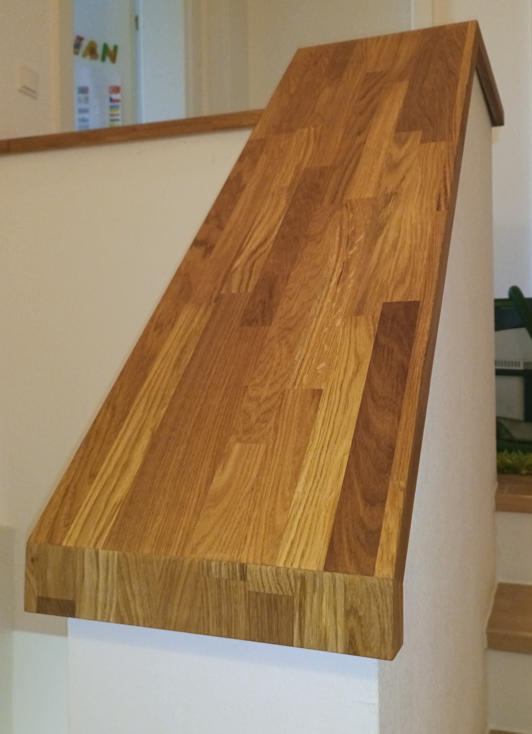 Treppenverkleidung aus Eiche geölt für Mauervorsprünge