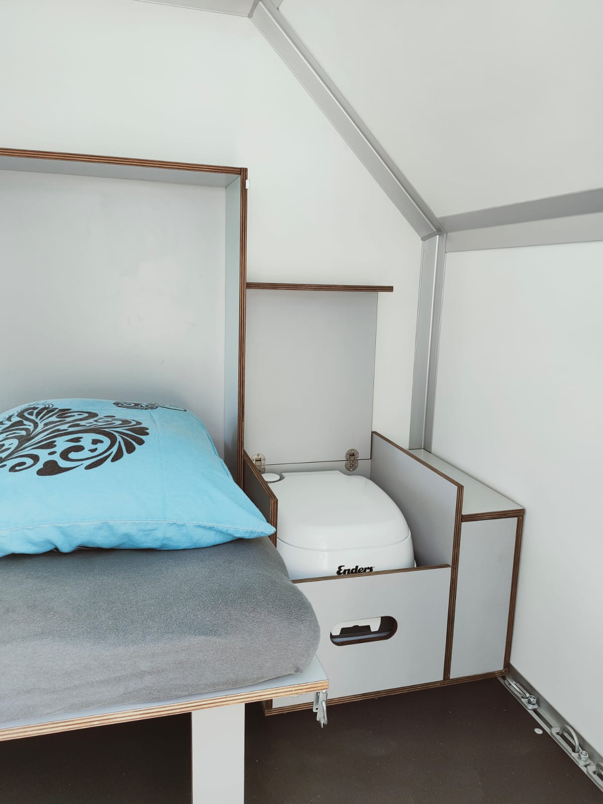 Falls es mal dringend ist, dein WC ist dabei