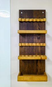 Stifthalterung aus Eiche zweifärbig geölt